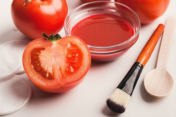 Mặt nạ cà chua giúp kích thích sản sinh tế bào mới cho da