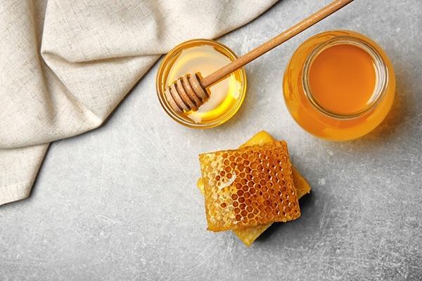 Mặt nạ lá tía tô và mật ong giúp mờ nám, tàn nhang và ngừa mụn